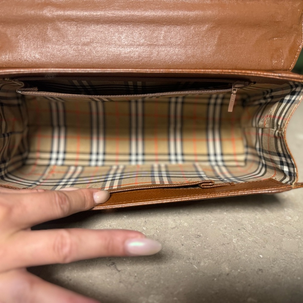 ❌SOLD❌ Burberry Vintage Brown Grained Leather Top Handle Bag - Picture 8 of 10